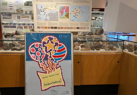 Geburtstags-Aufsteller im Eiszeit-Haus