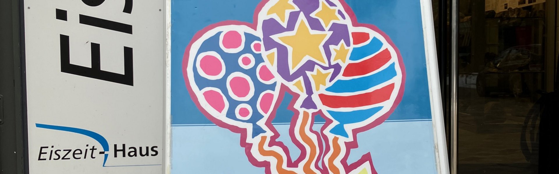 Geburtstags-Aufsteller im Eiszeit-Haus