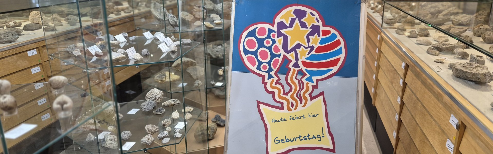 Billedet viser plakaten til en børnefødselsdagsfest i museet.