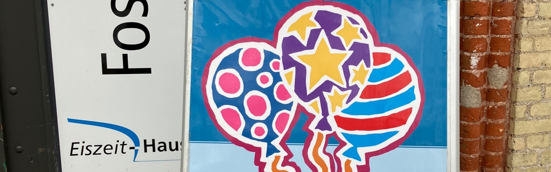 Geburtstags-Aufsteller im Eiszeit-Haus